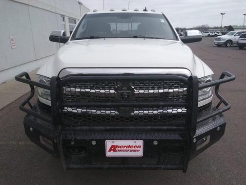 2018 RAM 3500 Laramie Crew Cab 4x4 8' Box
