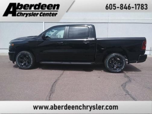 Diamond Black Crystal Pearlcoat 2026 RAM 1500 Express