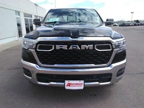 Diamond Black Crystal Pearlcoat 2026 RAM 1500 Big Horn/Lone Star