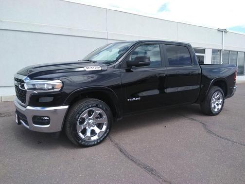 Diamond Black Crystal Pearlcoat 2026 RAM 1500 Big Horn/Lone Star