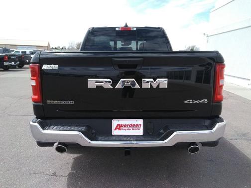 Diamond Black Crystal Pearlcoat 2026 RAM 1500 Big Horn/Lone Star