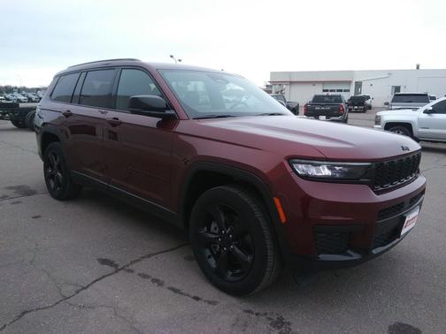 Velvet Red Pearlcoat 2023 Jeep Grand Cherokee L Altitude