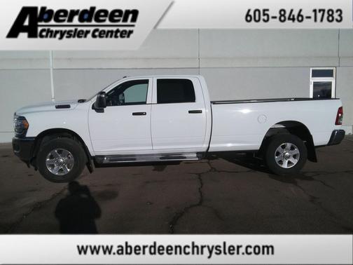 2023 RAM 2500 Tradesman Crew Cab 4x4 8' Box