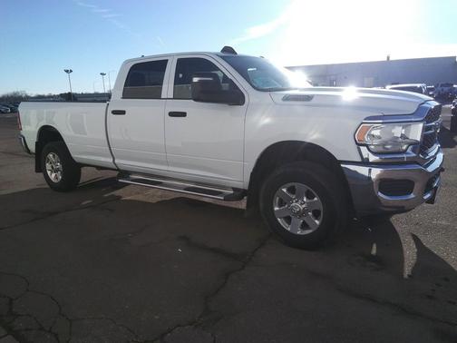 2023 RAM 2500 Tradesman Crew Cab 4x4 8' Box