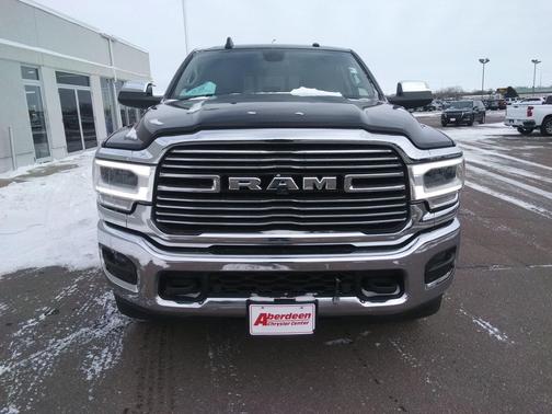 2020 RAM 2500 Laramie Crew Cab 4X4 6'4' Box