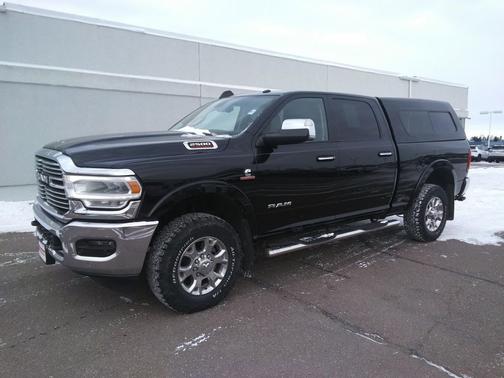 2020 RAM 2500 Laramie Crew Cab 4X4 6'4' Box
