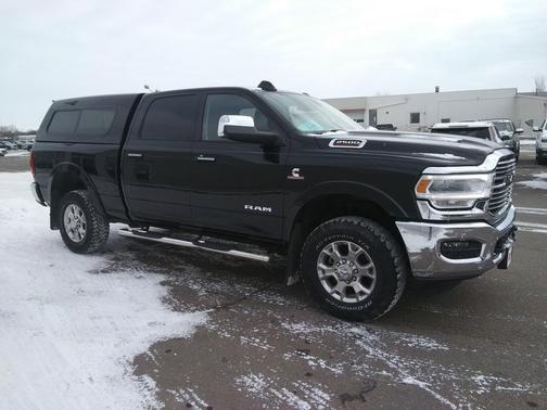 2020 RAM 2500 Laramie Crew Cab 4X4 6'4' Box