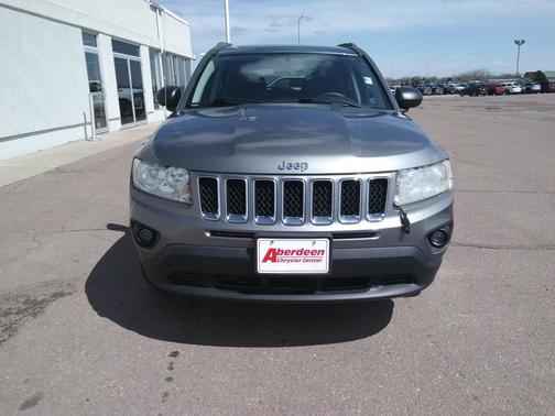Bright Silver Metallic Clearcoat 2013 Jeep Compass Sport