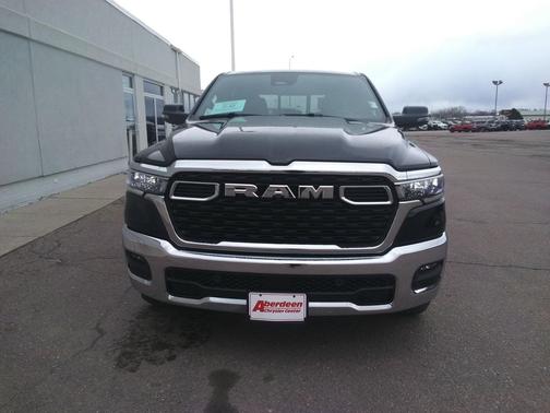 Diamond Black Crystal Pearlcoat 2026 RAM 1500 Big Horn/Lone Star
