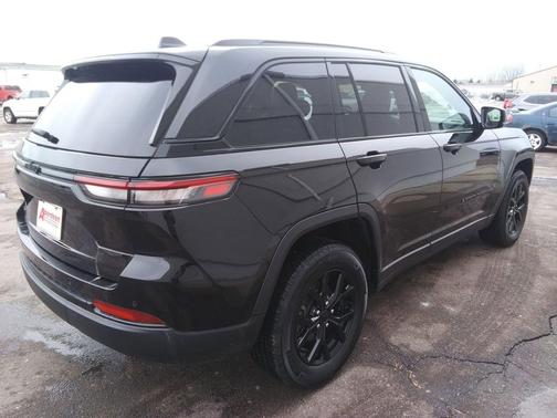 2024 Jeep Grand Cherokee Altitude