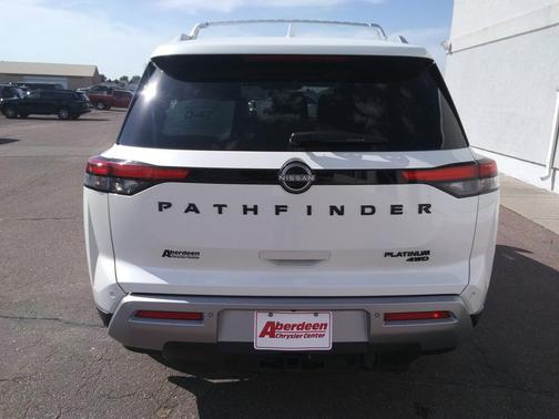 2024 Nissan Pathfinder Platinum 4WD