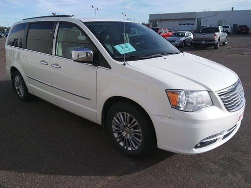 2013 Chrysler Town & Country Touring-L