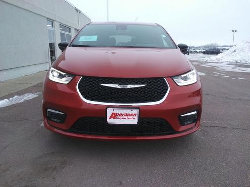 2026 Chrysler Pacifica L