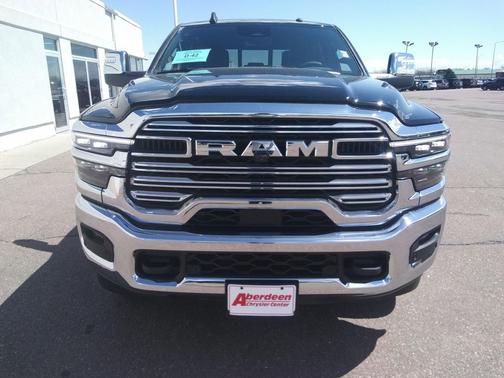 2025 RAM 2500 Laramie Crew Cab 4x4 8' Box