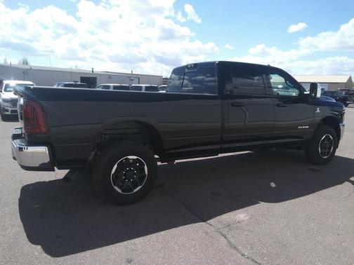 2025 RAM 2500 Laramie Crew Cab 4x4 8' Box