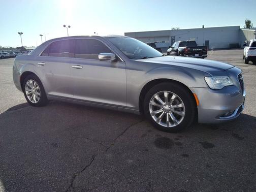 2016 Chrysler 300 S