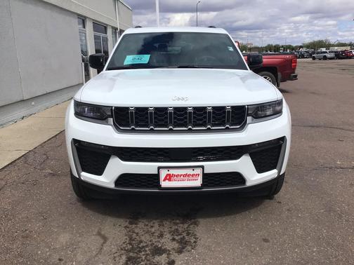 Bright White Clearcoat 2026 Jeep Grand Cherokee L Limited
