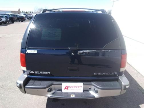 Indigo Blue (Met) 1998 Chevrolet Blazer LS