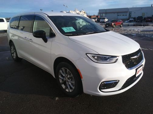Bright White Clearcoat 2026 Chrysler Pacifica L