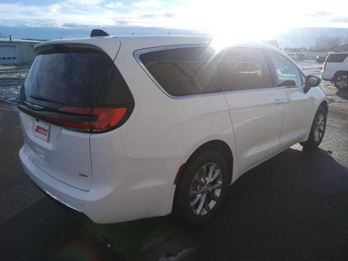 2026 Chrysler Pacifica L