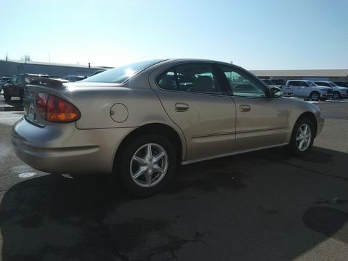 2001 Oldsmobile Alero GL1