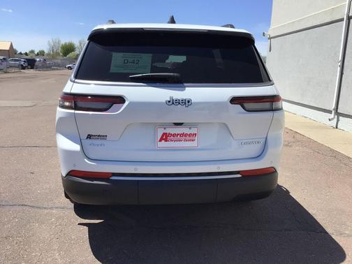 Bright White Clearcoat 2026 Jeep Grand Cherokee L Limited