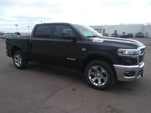 Diamond Black Crystal Pearlcoat 2026 RAM 1500 Big Horn/Lone Star