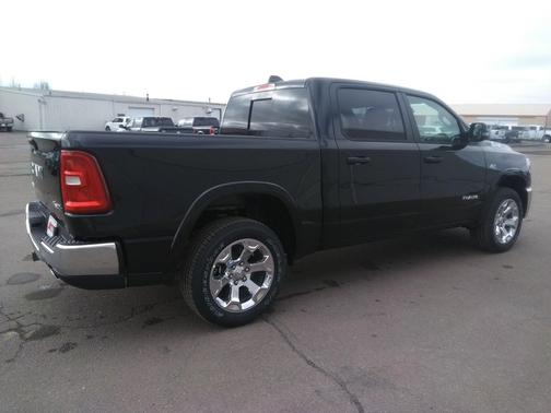 Diamond Black Crystal Pearlcoat 2026 RAM 1500 Big Horn/Lone Star