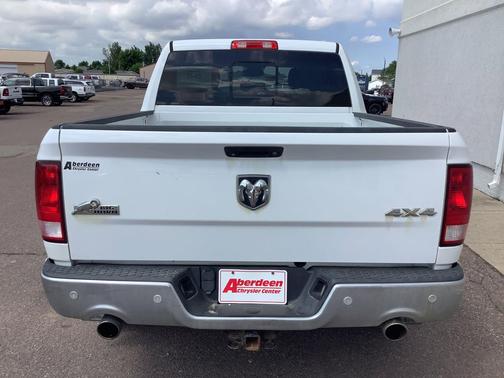 Bright White Clearcoat 2017 RAM 1500 Big Horn