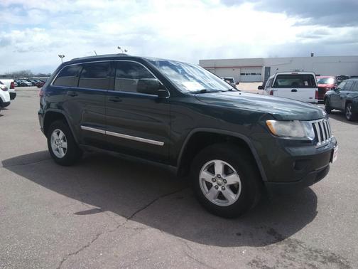 Natural Green Pearlcoat 2011 Jeep Grand Cherokee Laredo