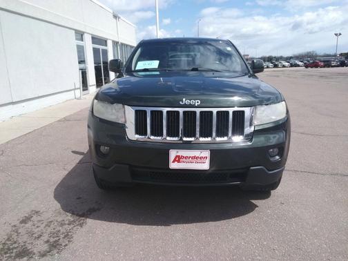Natural Green Pearlcoat 2011 Jeep Grand Cherokee Laredo