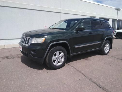 Natural Green Pearlcoat 2011 Jeep Grand Cherokee Laredo