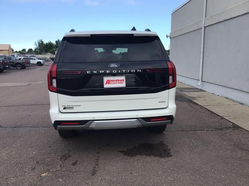 White 2025 Ford Expedition Max Platinum