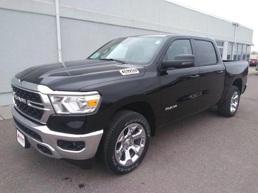 Diamond Black Crystal Pearlcoat 2023 RAM 1500 Big Horn/Lone Star