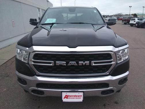 Diamond Black Crystal Pearlcoat 2023 RAM 1500 Big Horn/Lone Star