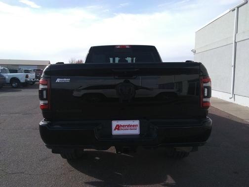2024 RAM 2500 Laramie Crew Cab 4x4 6'4' Box