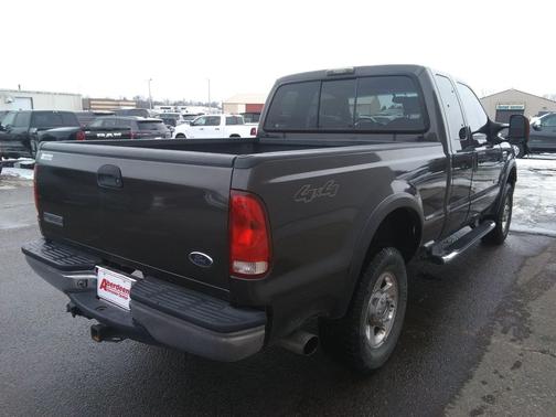 Gray 2005 Ford F-250 Lariat