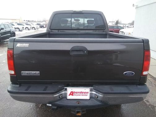 Gray 2005 Ford F-250 Lariat