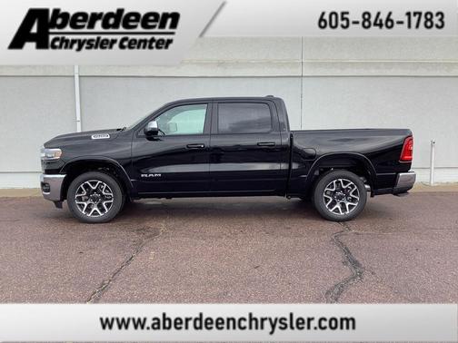 Diamond Black Crystal Pearlcoat 2026 RAM 1500 Laramie