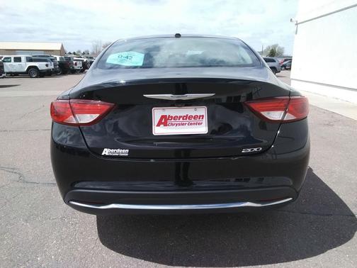 Black Clearcoat 2015 Chrysler 200 Limited