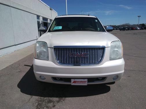 White Diamond Tricoat 2010 GMC Yukon SLT