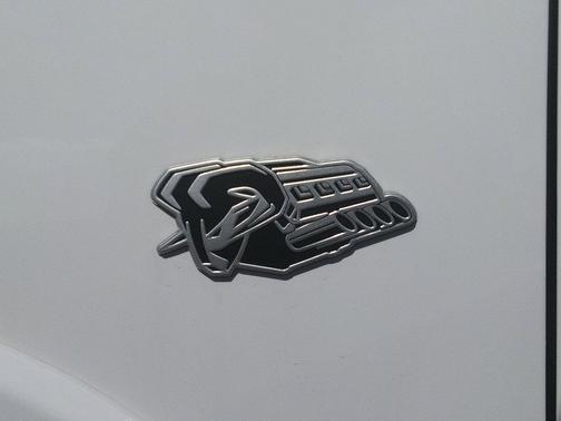 Bright White Clearcoat 2026 RAM 1500 Laramie