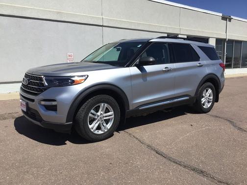 Iconic Silver Metallic 2020 Ford Explorer XLT