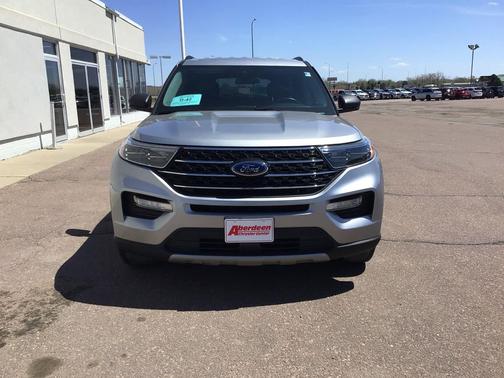 Iconic Silver Metallic 2020 Ford Explorer XLT