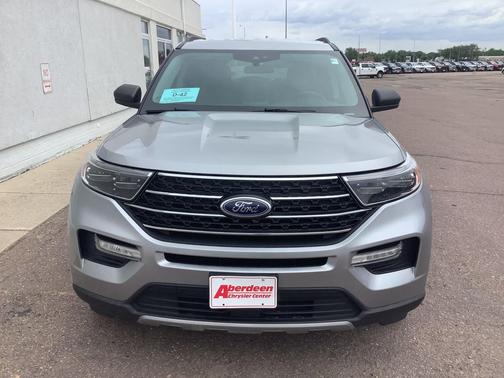 Iconic Silver Metallic 2020 Ford Explorer XLT