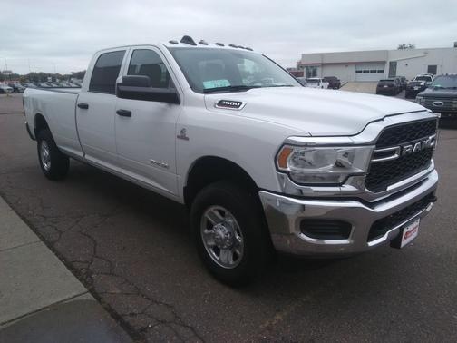 2022 RAM 3500 Tradesman Crew Cab 4x4 8' Box