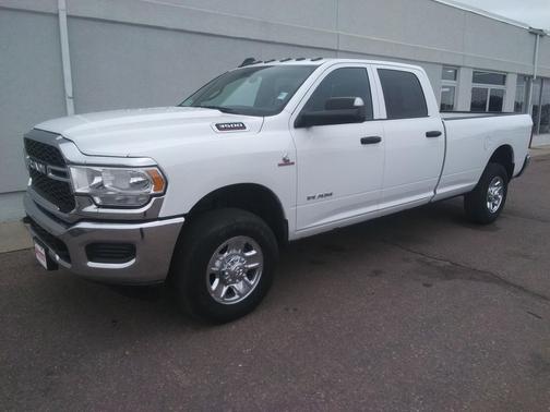 2022 RAM 3500 Tradesman Crew Cab 4x4 8' Box