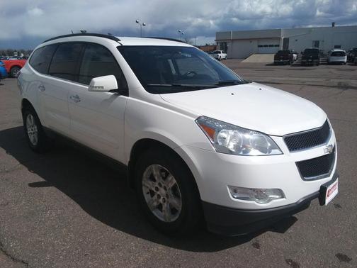 White 2010 Chevrolet Traverse LT