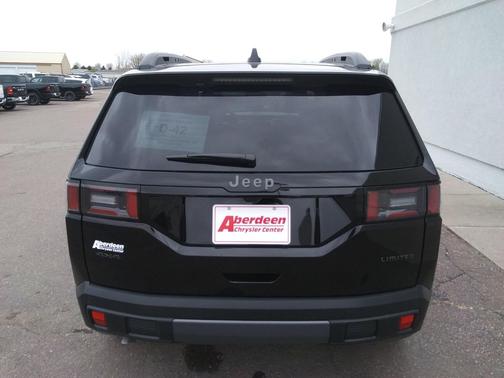 Diamond Black Crystal Pearlcoat 2026 Jeep Cherokee Limited