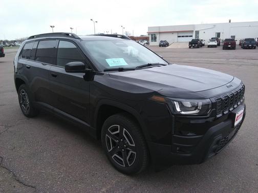 Diamond Black Crystal Pearlcoat 2026 Jeep Cherokee Limited